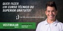 Estudante sorrindo e informações sobre o processo seletivo do IFMG