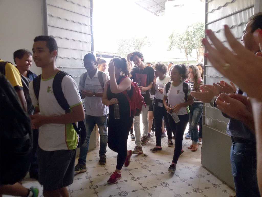 Primeira visita dos alunos ao prédio após a reforma.