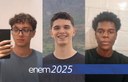 Miguel, João Lucas e Murillo, alunos que obtiveram os melhores resultados no Enem 2025