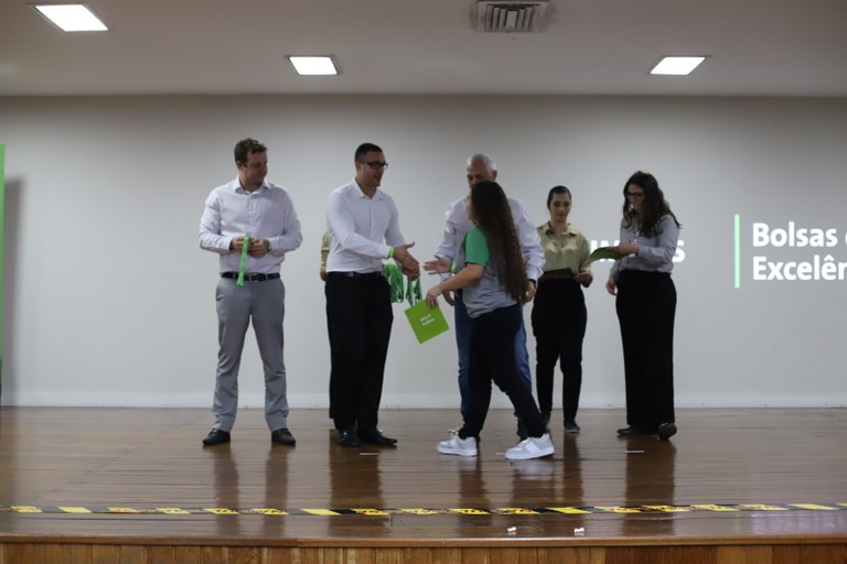 Bolsas de Excelência Usiminas