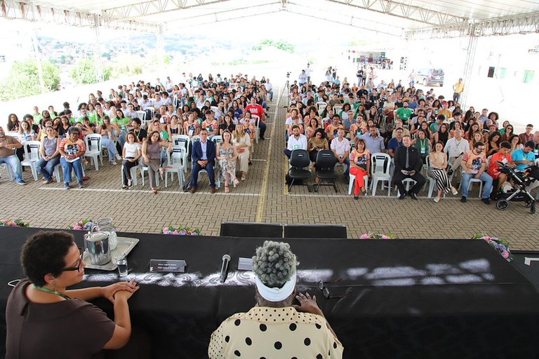 A escritora mineira Conceição Evaristo ministrou uma aula magna no primeiro dia do evento