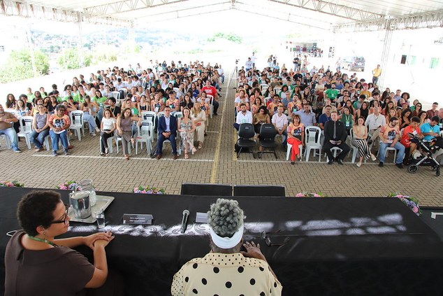 A escritora mineira Conceição Evaristo ministrou uma aula magna no primeiro dia do evento