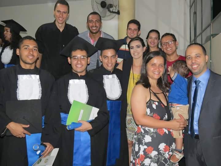 Formandos do curso de Bacharelado em Sistemas de Informação, professores e familiares..jpg